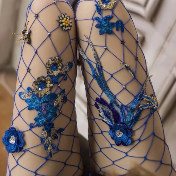 Haute Couture Blue Diamond Fishnet Stockings with 3D Flowers & Crystal Bumblebee - Picture 4 of 16